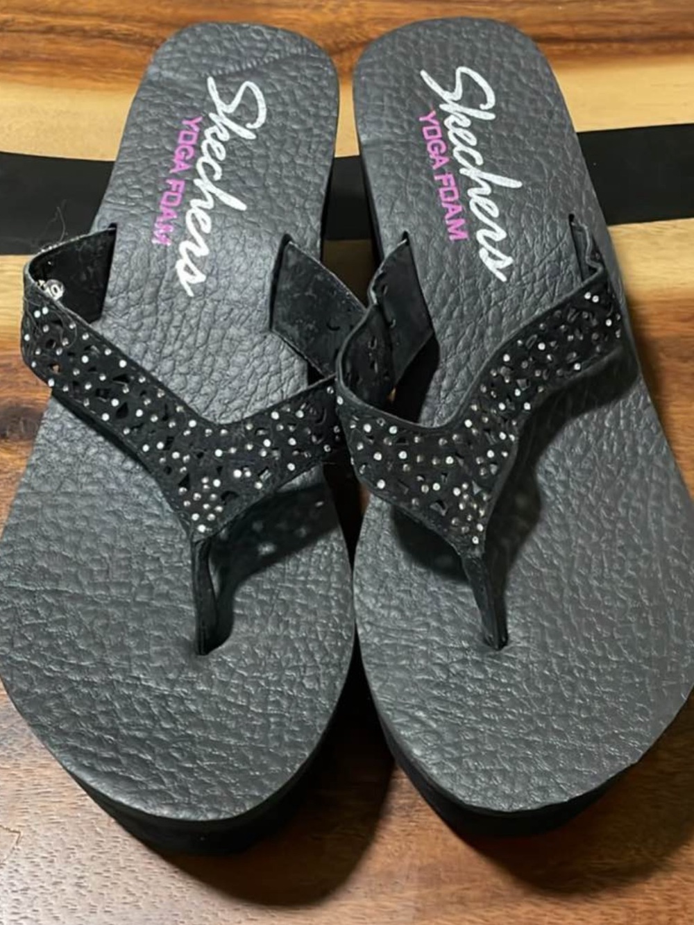 Skechers Black Yoga Foam Crystal-Trim Thong Sandals